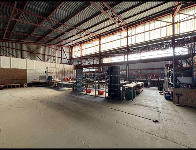 3,000M² WAREHOUSE FOR SALE IN LEA GLEN